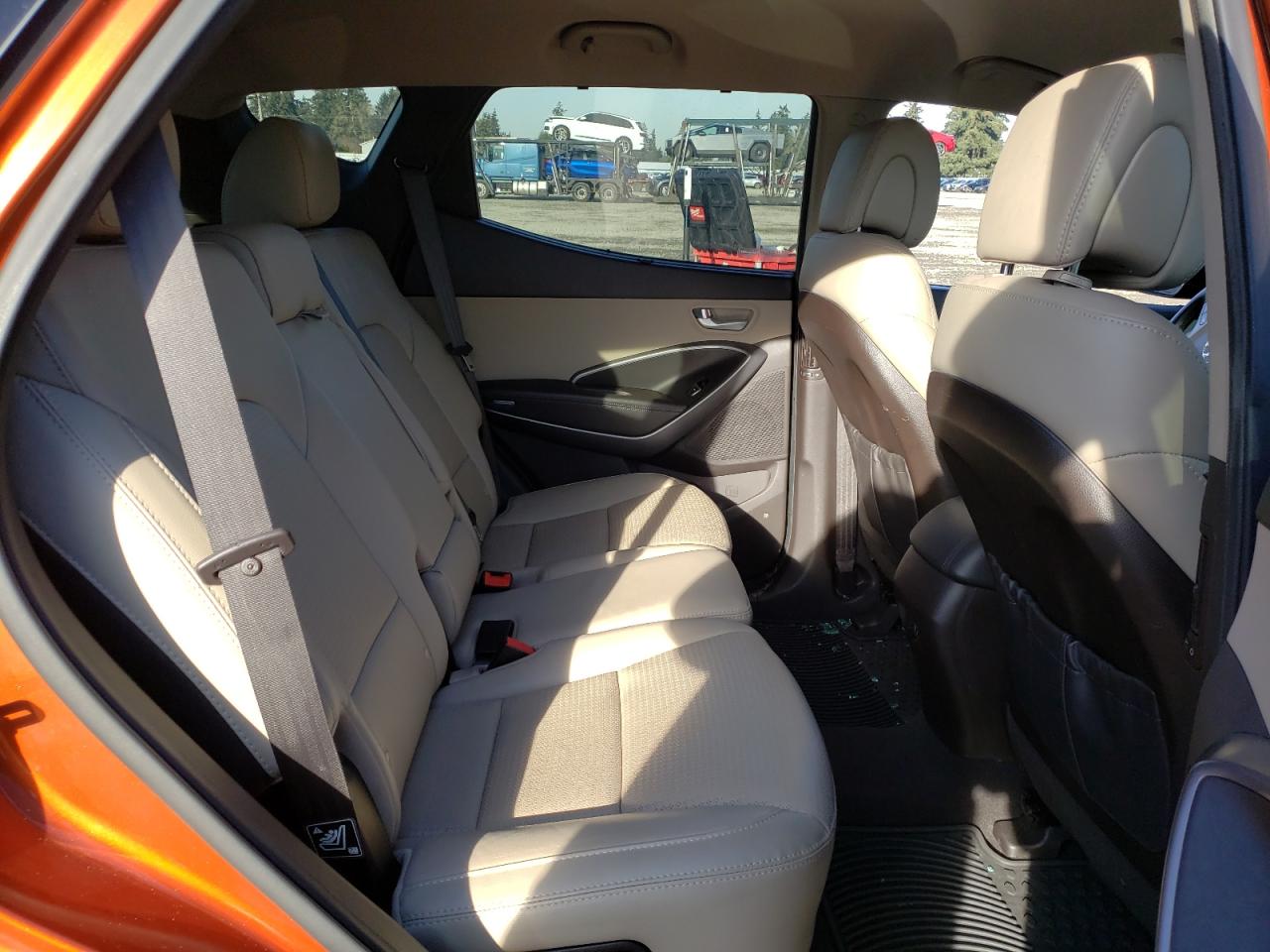 2014 Hyundai Santa Fe - Image 11