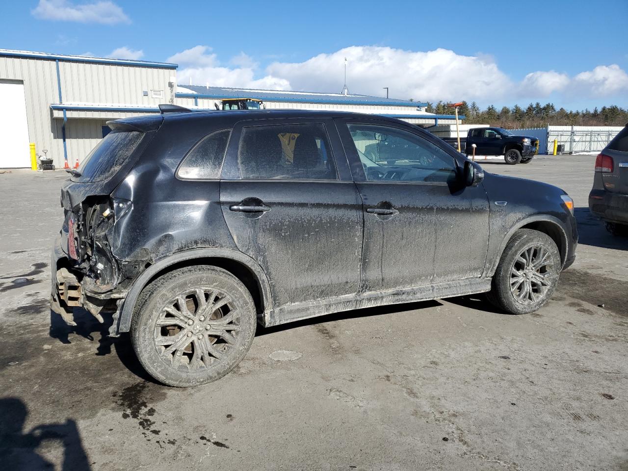 2017 Mitsubishi Outlander - Image 3