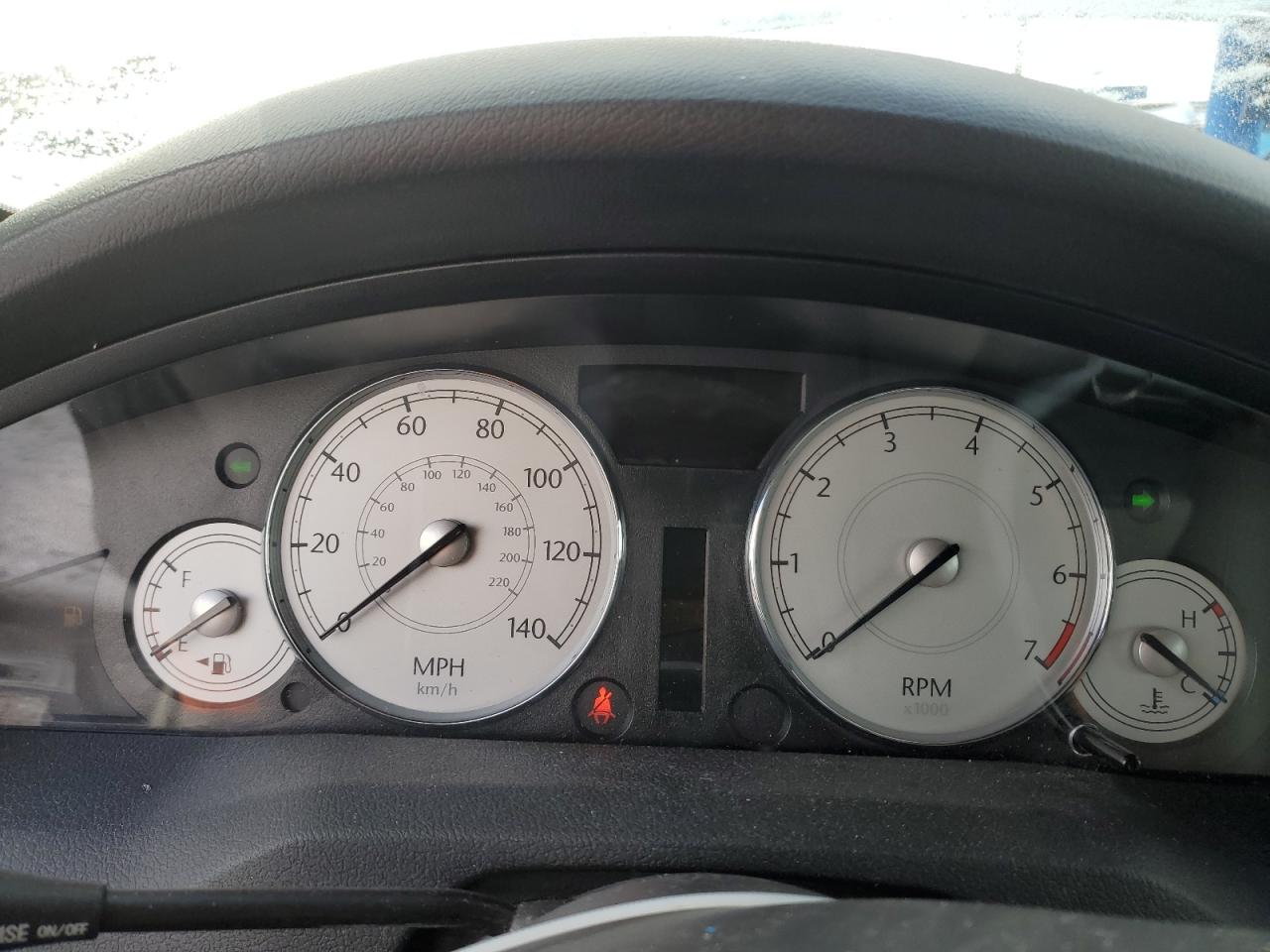 2005 Chrysler 300 - Image 9