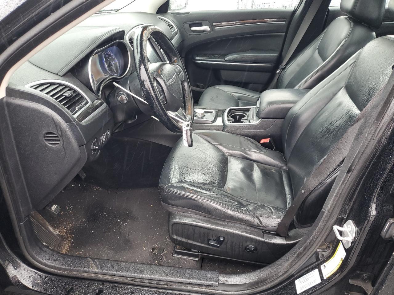 2015 Chrysler 300 - Image 7