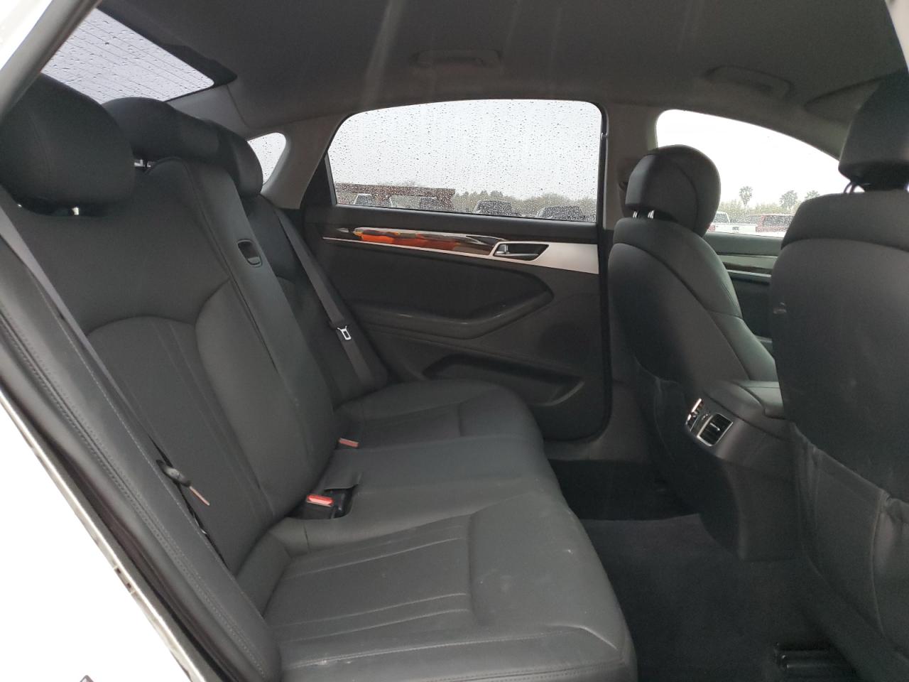2019 Genesis G80 - Image 10