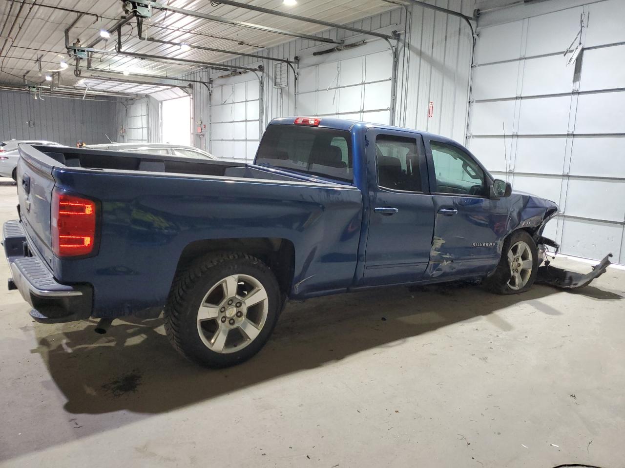 2015 Chevrolet Silverado - Image 3
