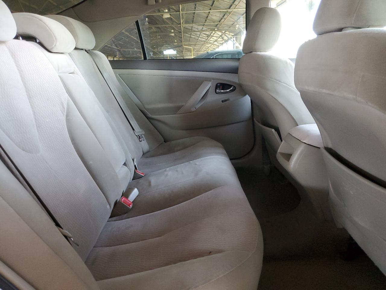 2010 Toyota Camry - Image 10