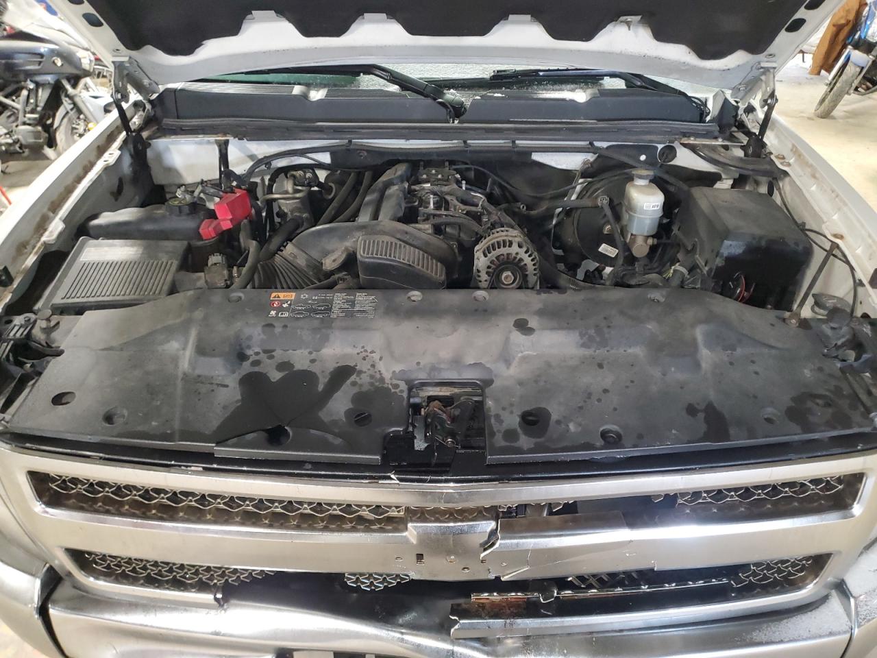 2013 Chevrolet Silverado - Image 12
