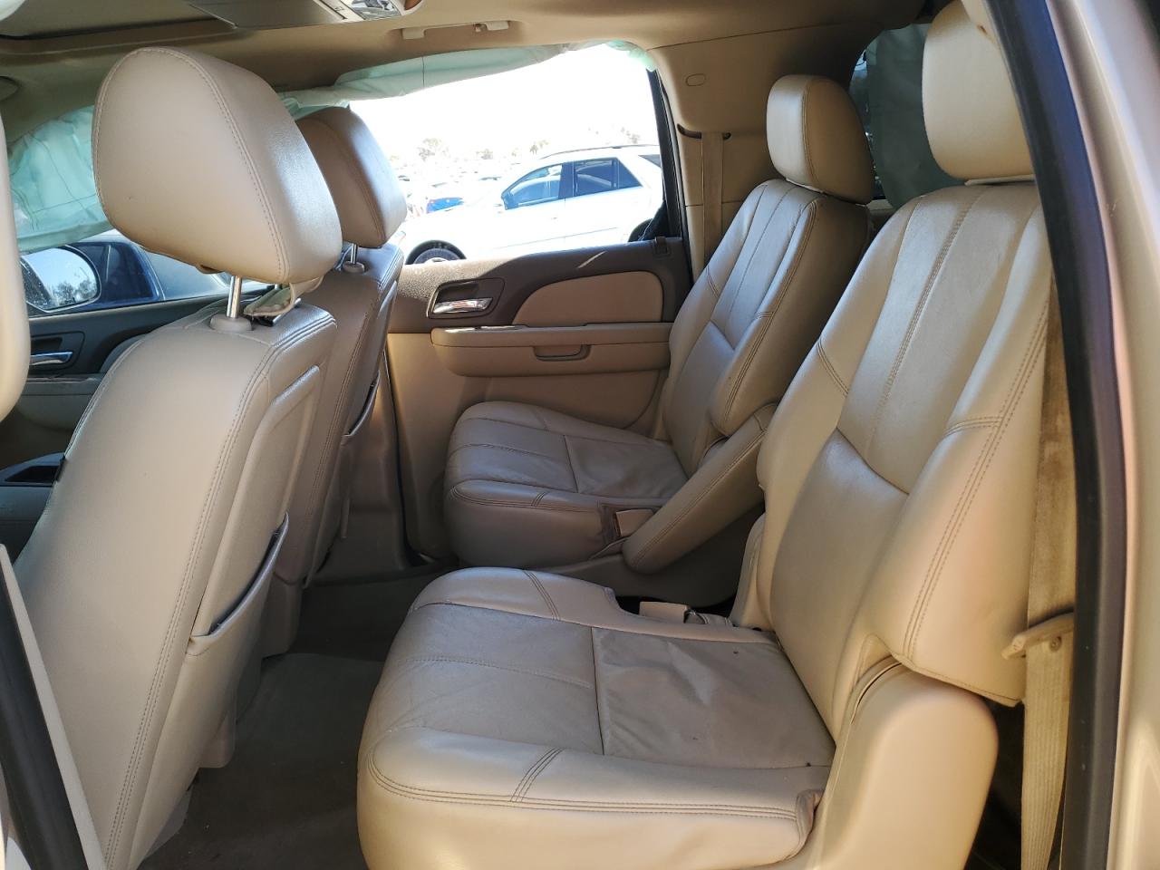 2012 GMC Yukon - Image 11