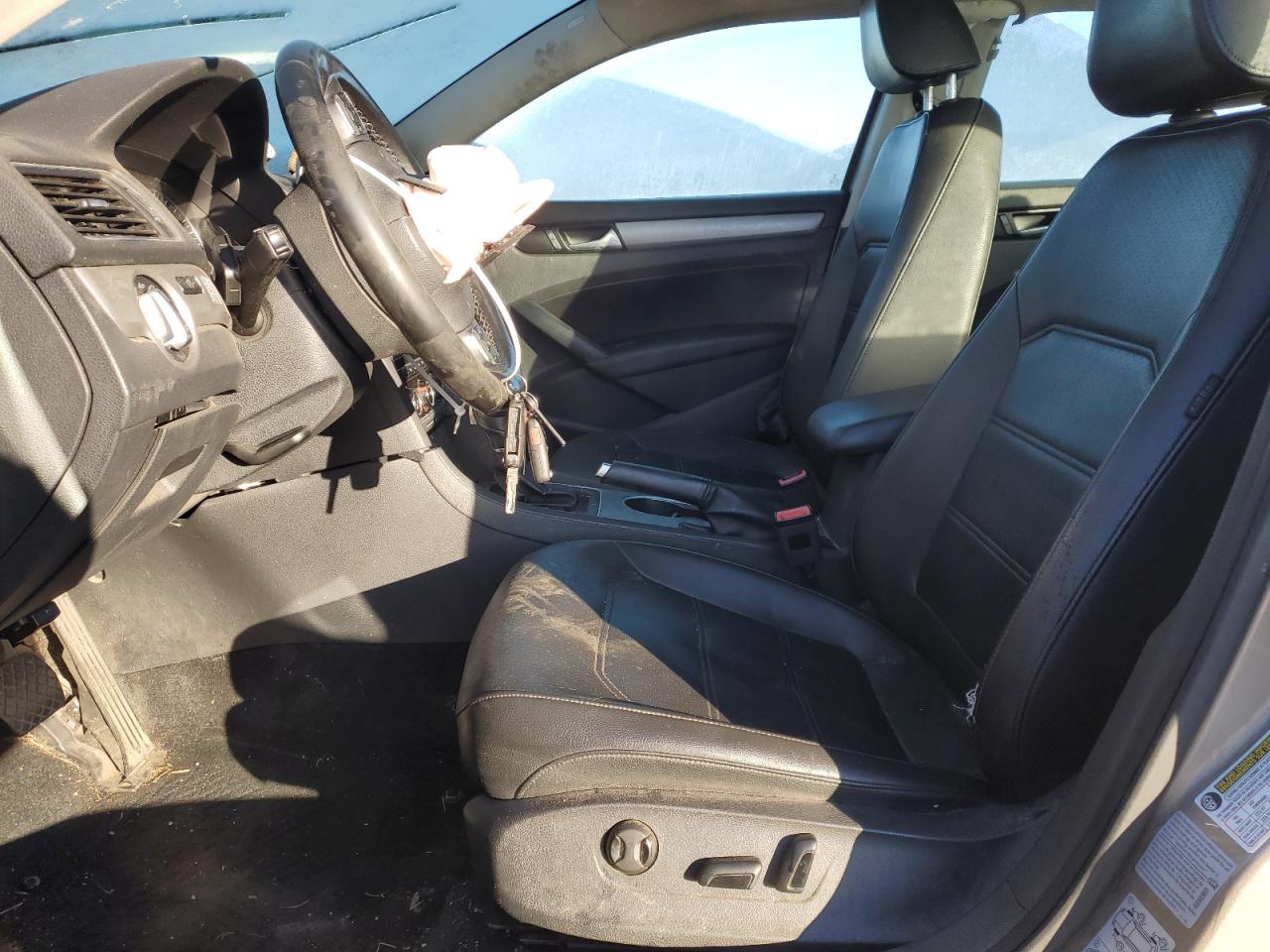 2015 Volkswagen Passat - Image 7