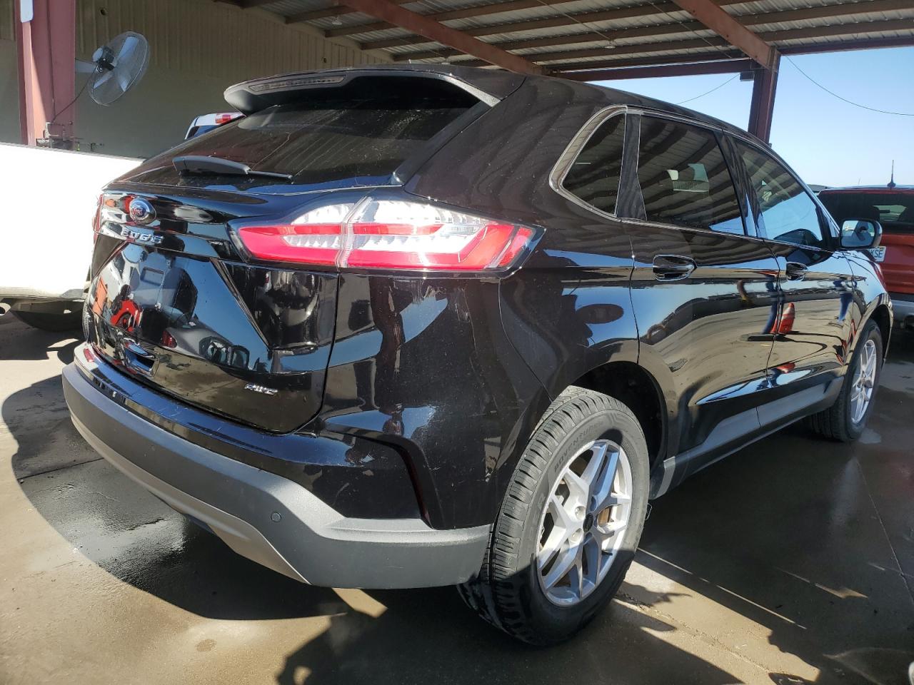 2023 Ford Edge - Image 3