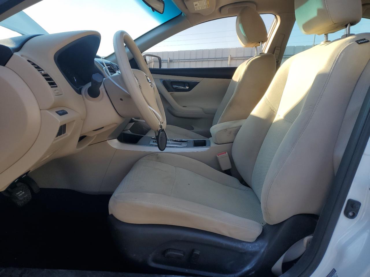 2015 Nissan Altima - Image 7