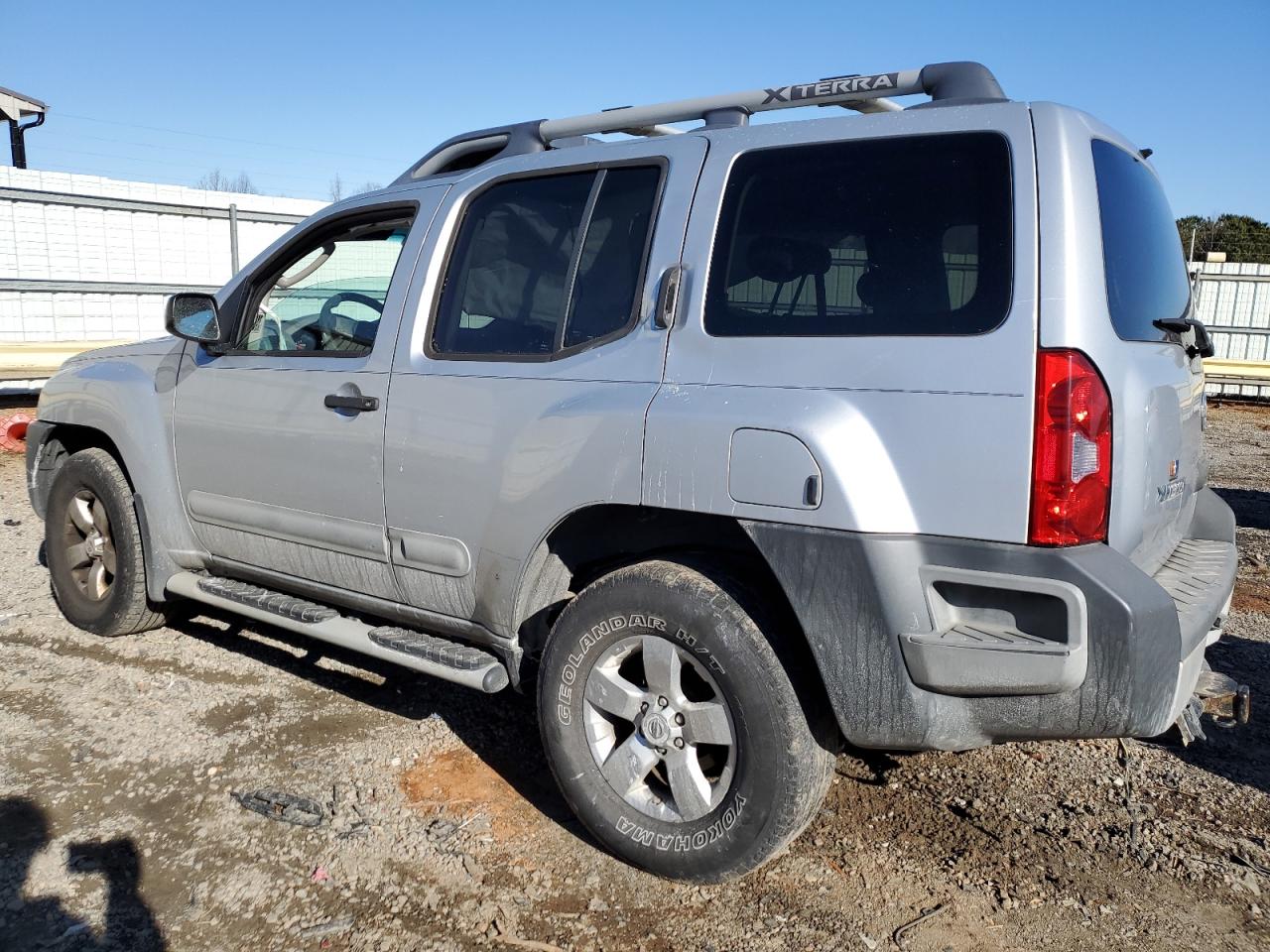 2011 Nissan XTerra - Image 2