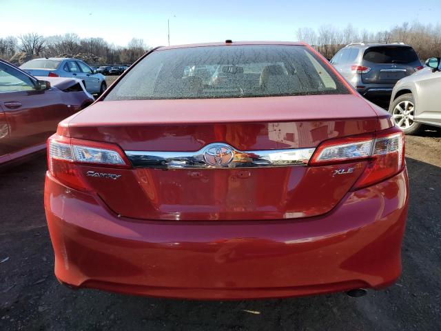  TOYOTA CAMRY 2014 Czerwony