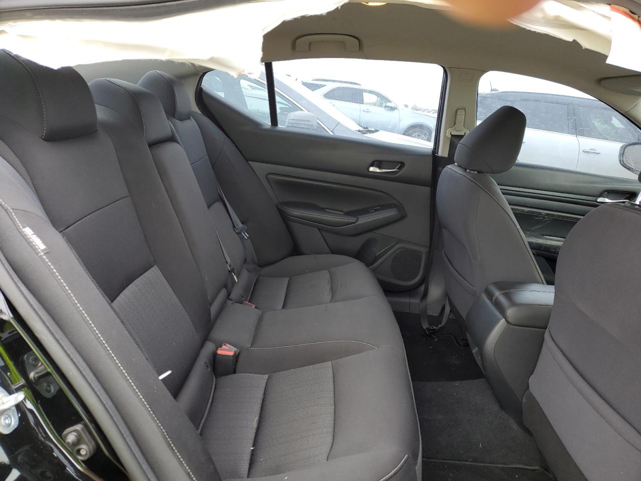 2019 Nissan Altima - Image 11
