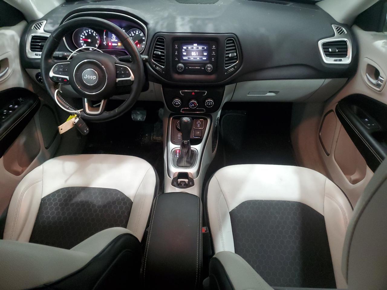 2018 Jeep Compass - Image 8
