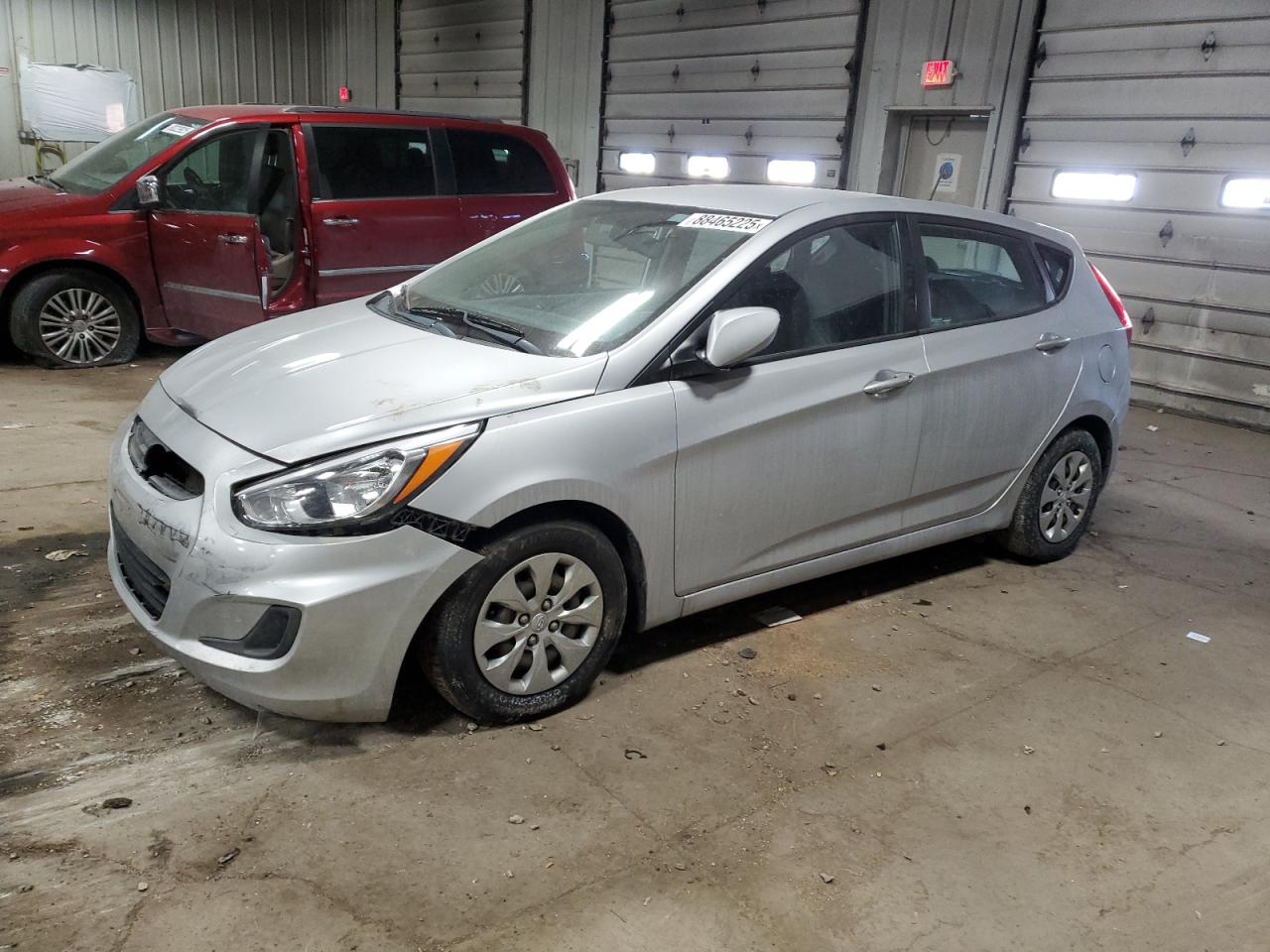 VIN KMHCT5AE3HU335586 2017 HYUNDAI ACCENT no.1