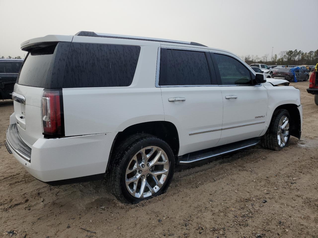 2018 GMC Yukon - Image 3