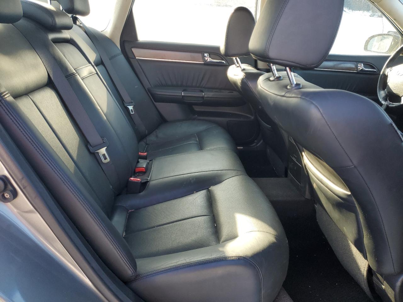 2009 Infiniti M - Image 10