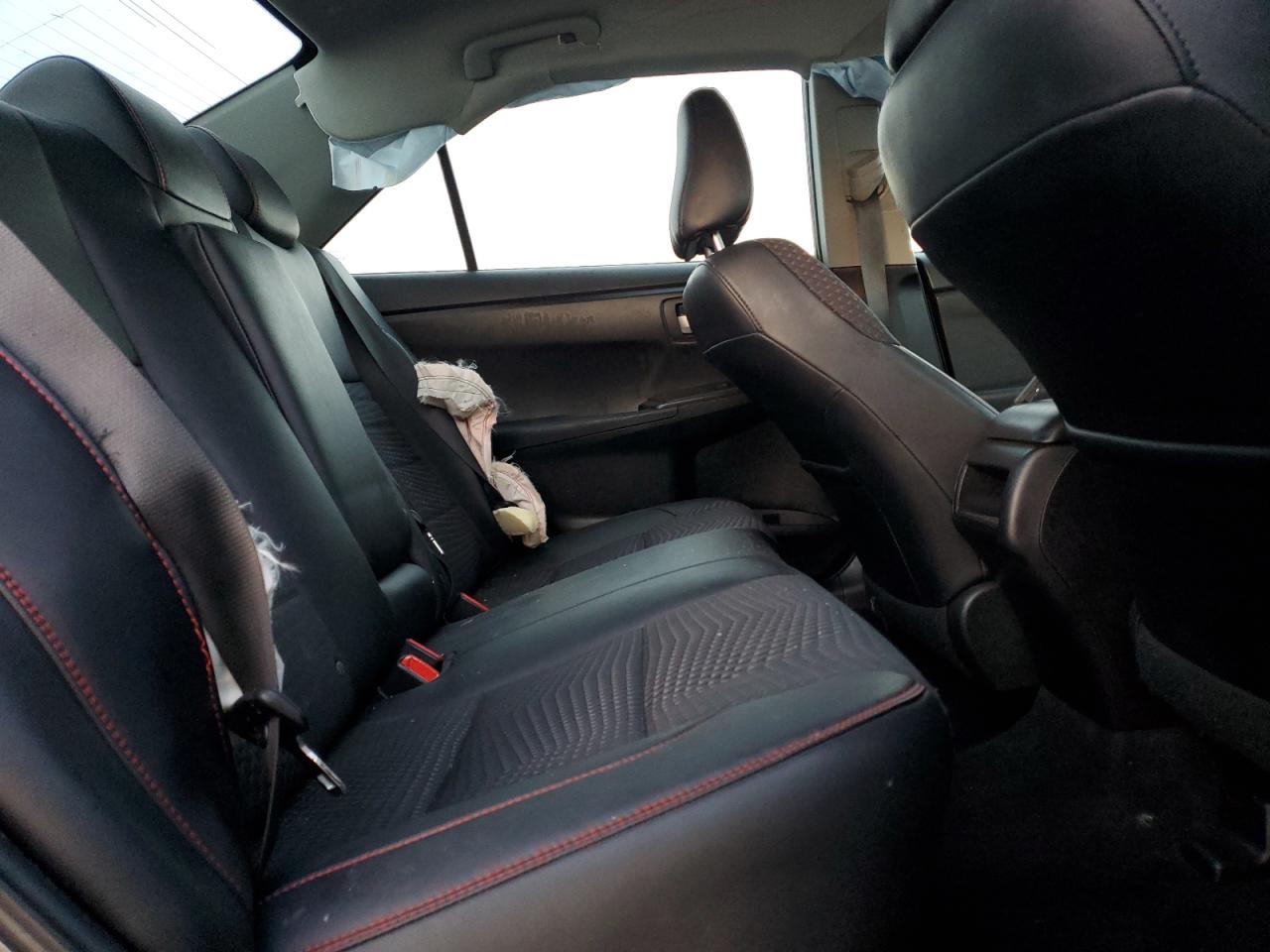 2015 Toyota Camry - Image 11