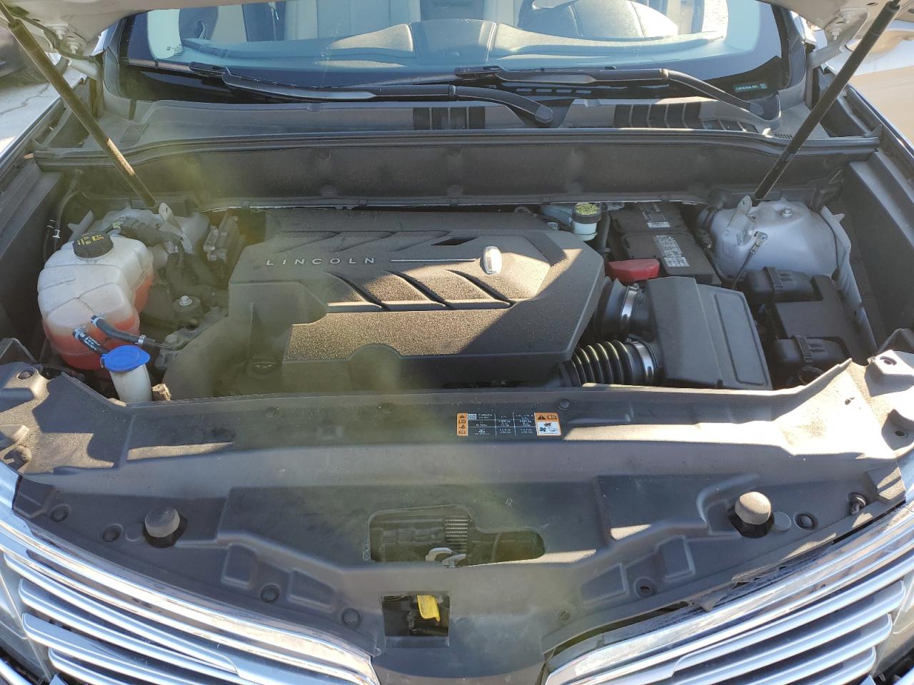 2018 Lincoln MKX - Image 11