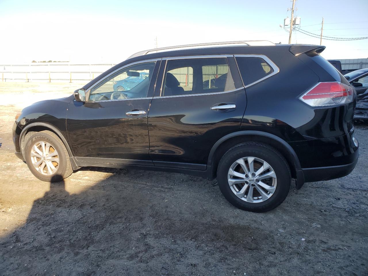 VIN KNMAT2MV2FP566173 2015 NISSAN ROGUE no.2