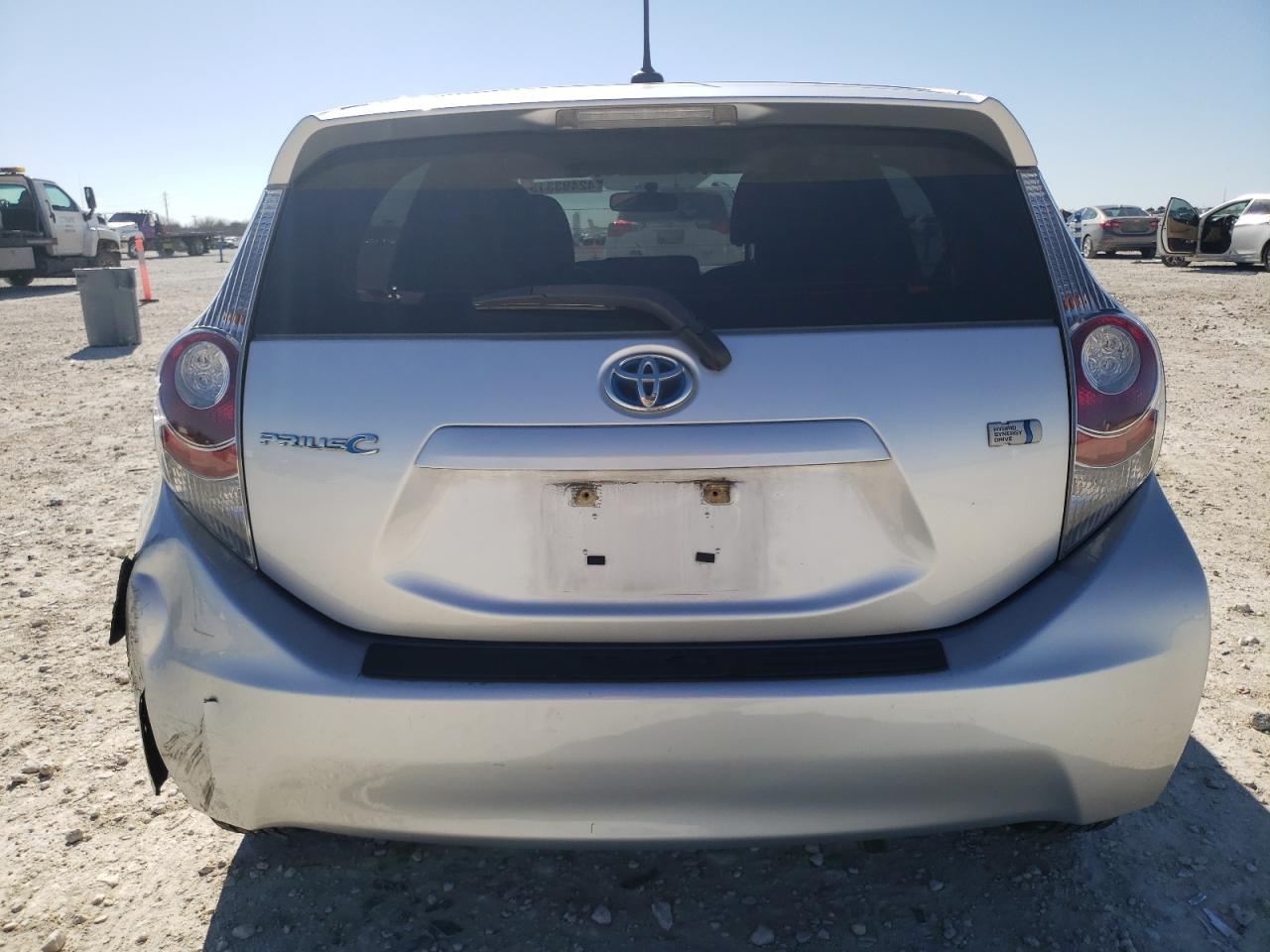 2012 Toyota Prius - Image 6