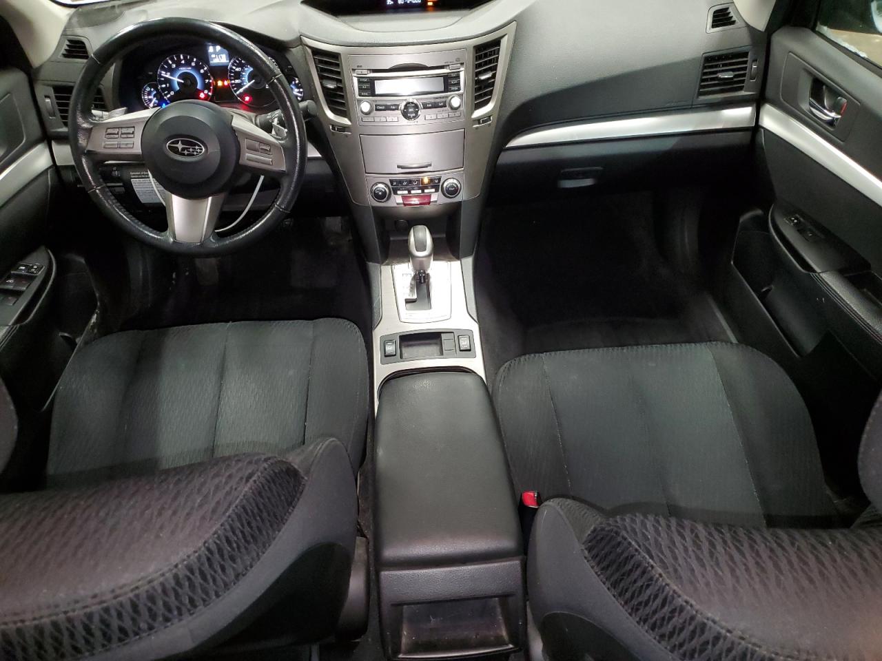 2010 Subaru Outback - Image 8