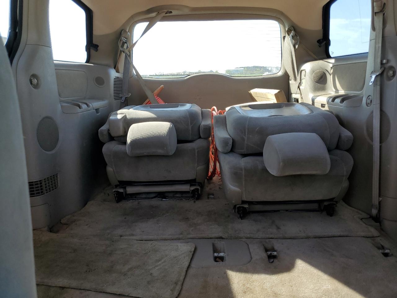 2005 Toyota Sienna - Image 10