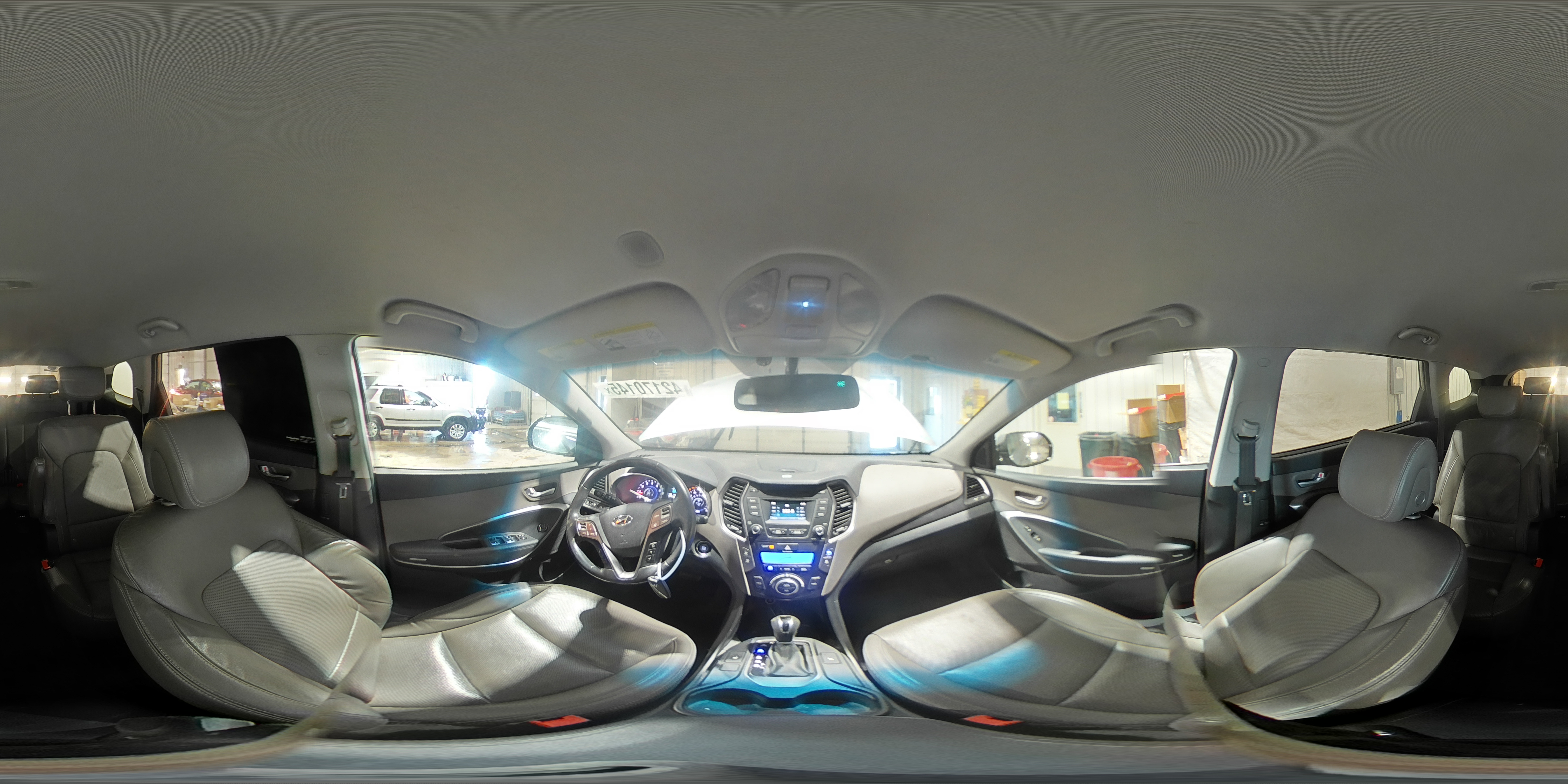 2016 Hyundai Santa Fe - Image 15