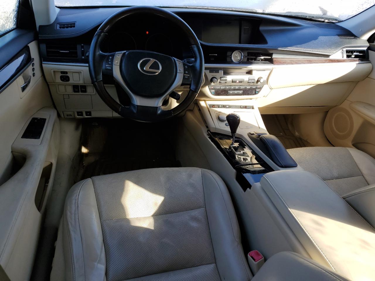 2013 Lexus ES - Image 8