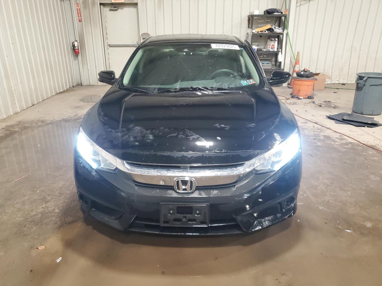 2017 Honda Civic - Image 5
