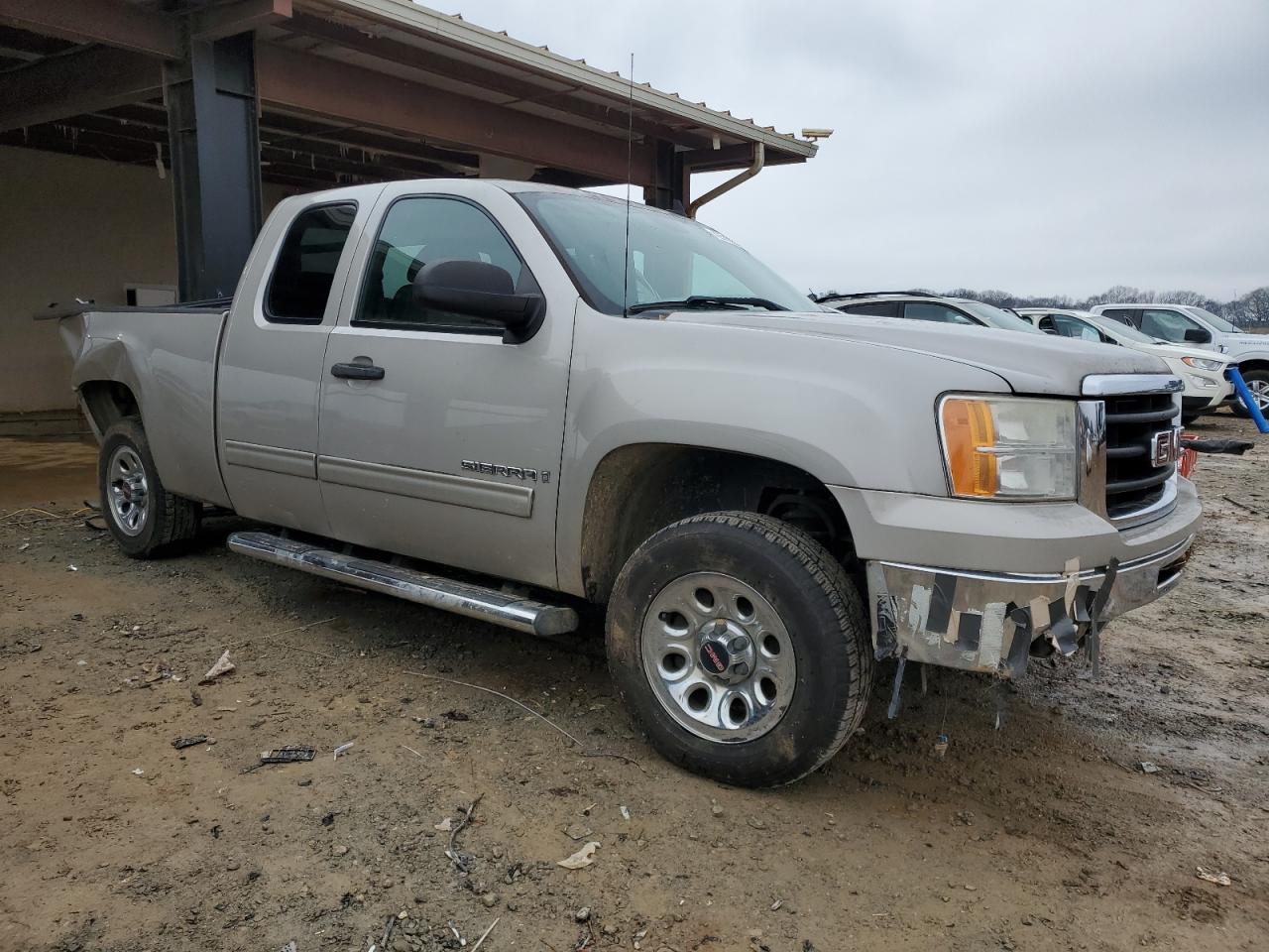 2009 GMC Sierra - Image 4