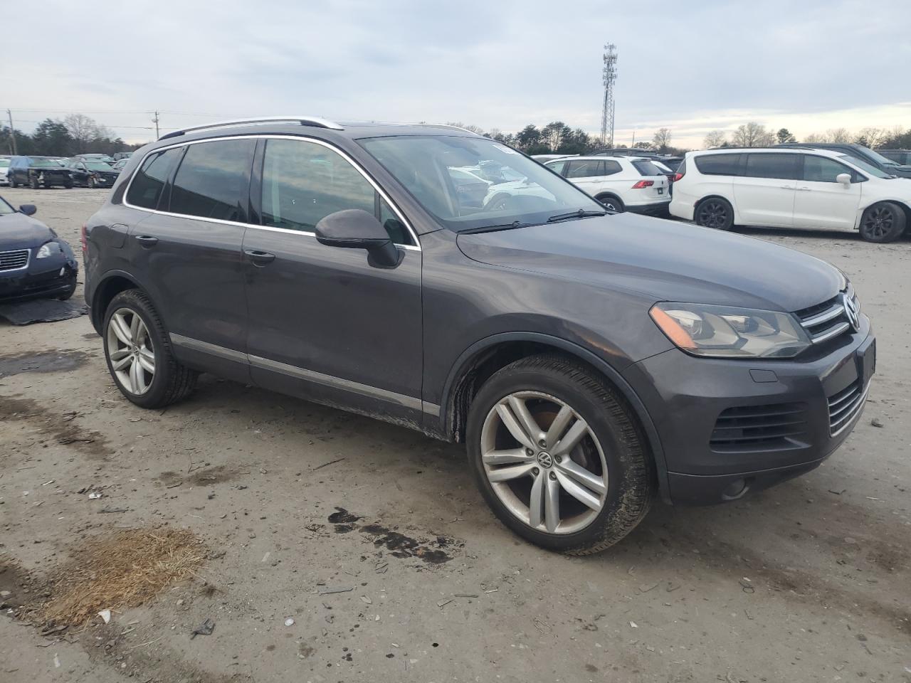 VIN WVGEF9BP9DD006215 2013 VOLKSWAGEN TOUAREG no.4