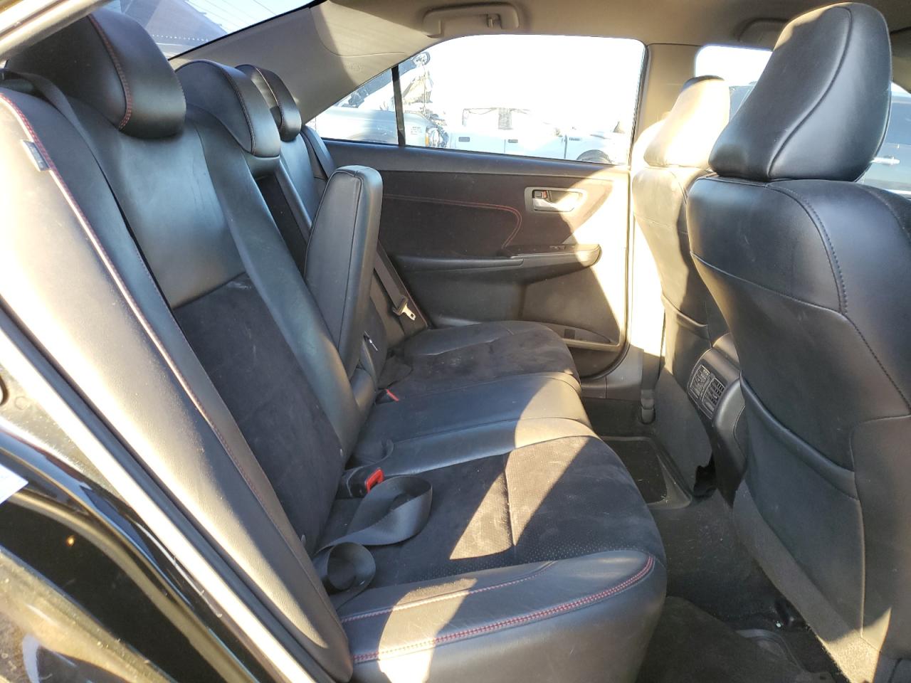 2015 Toyota Camry - Image 10