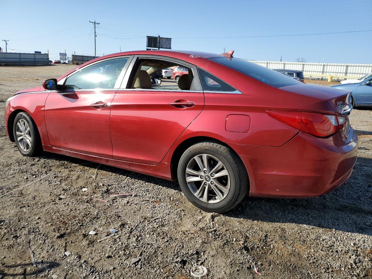 2011 Hyundai Sonata - Image 2