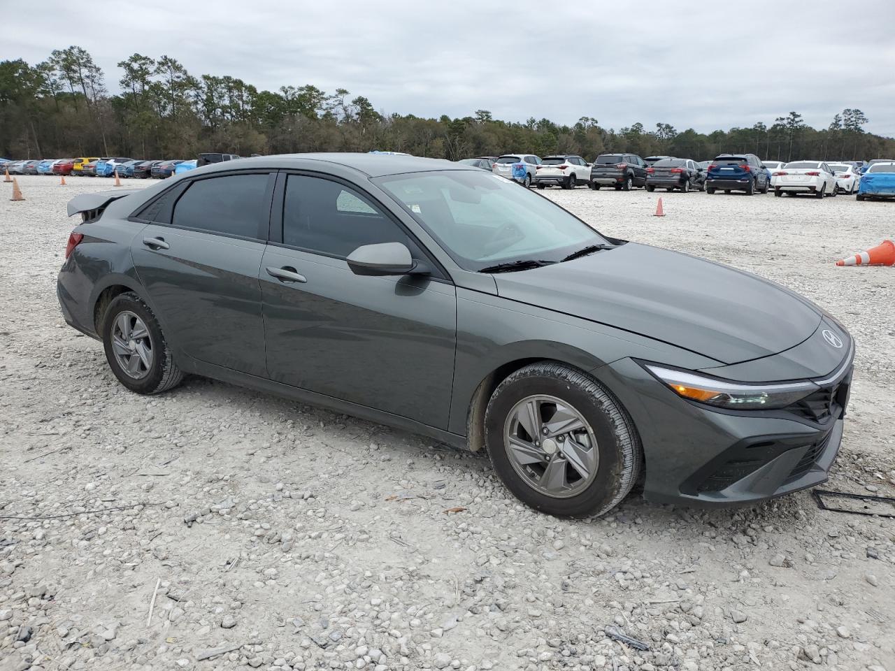 2024 Hyundai Elantra - Image 4