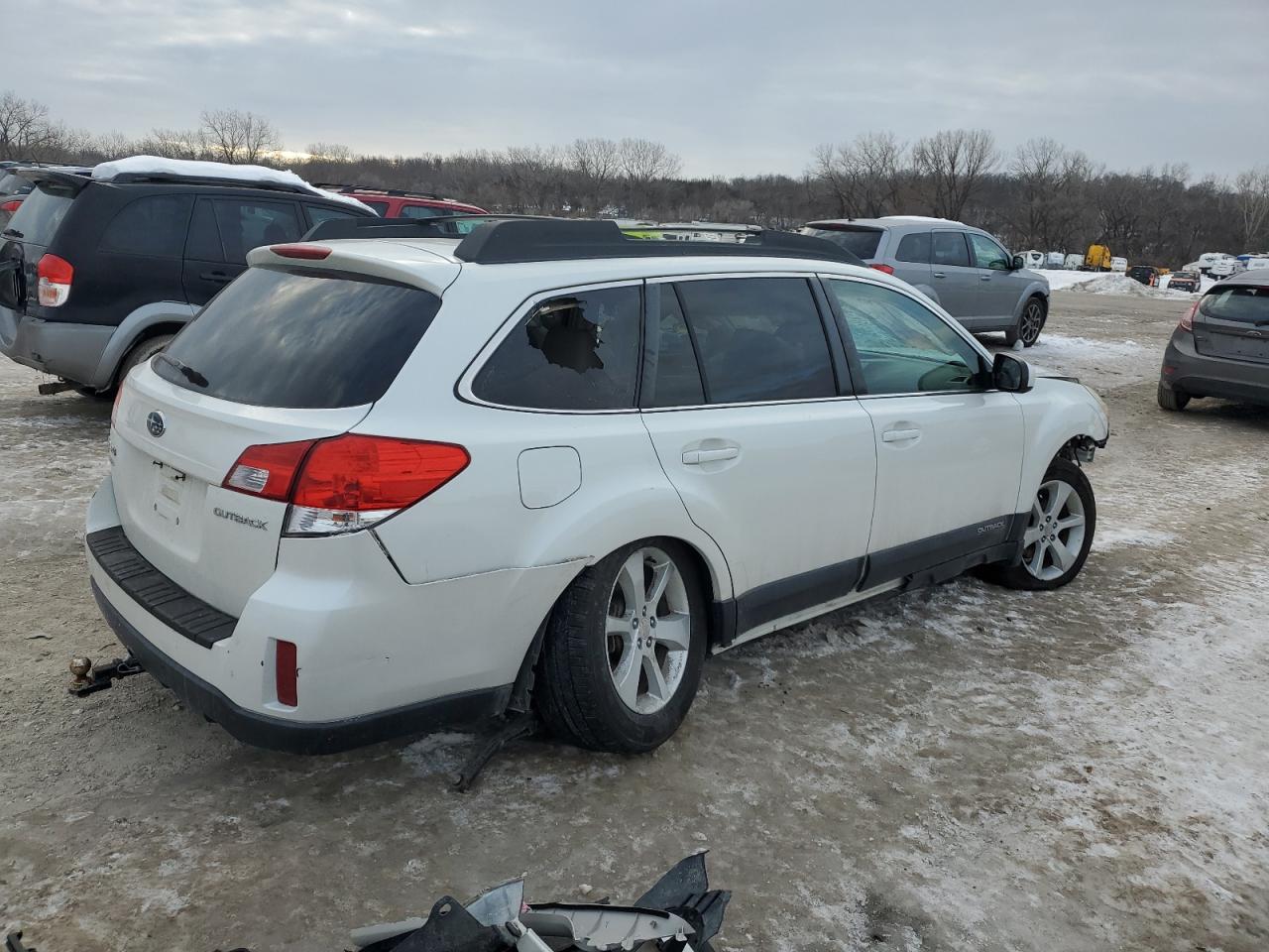 2013 Subaru Outback - Image 3
