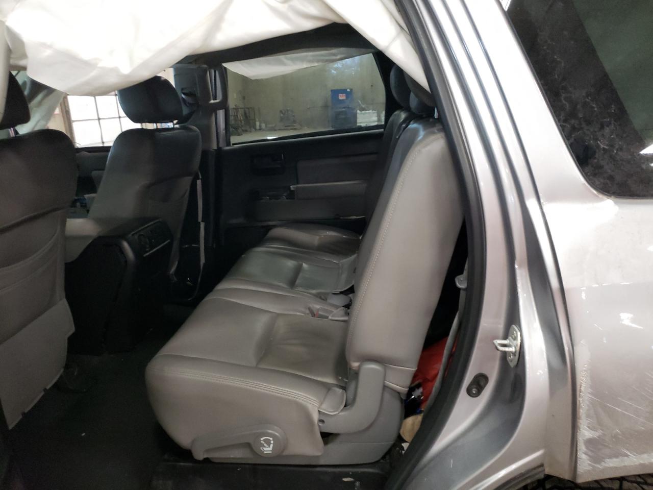 2019 Toyota Sequoia - Image 11