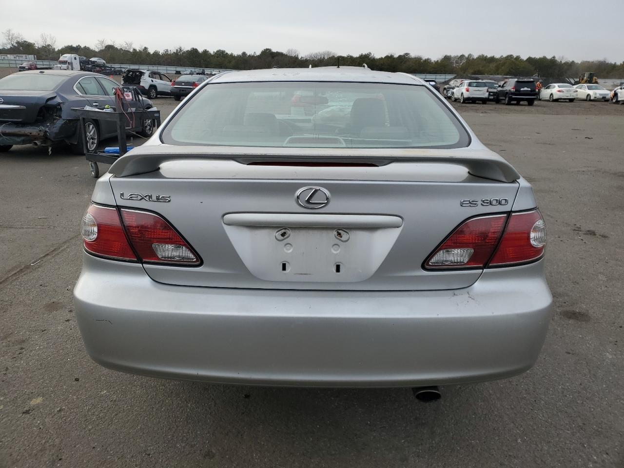 2002 Lexus ES - Image 6