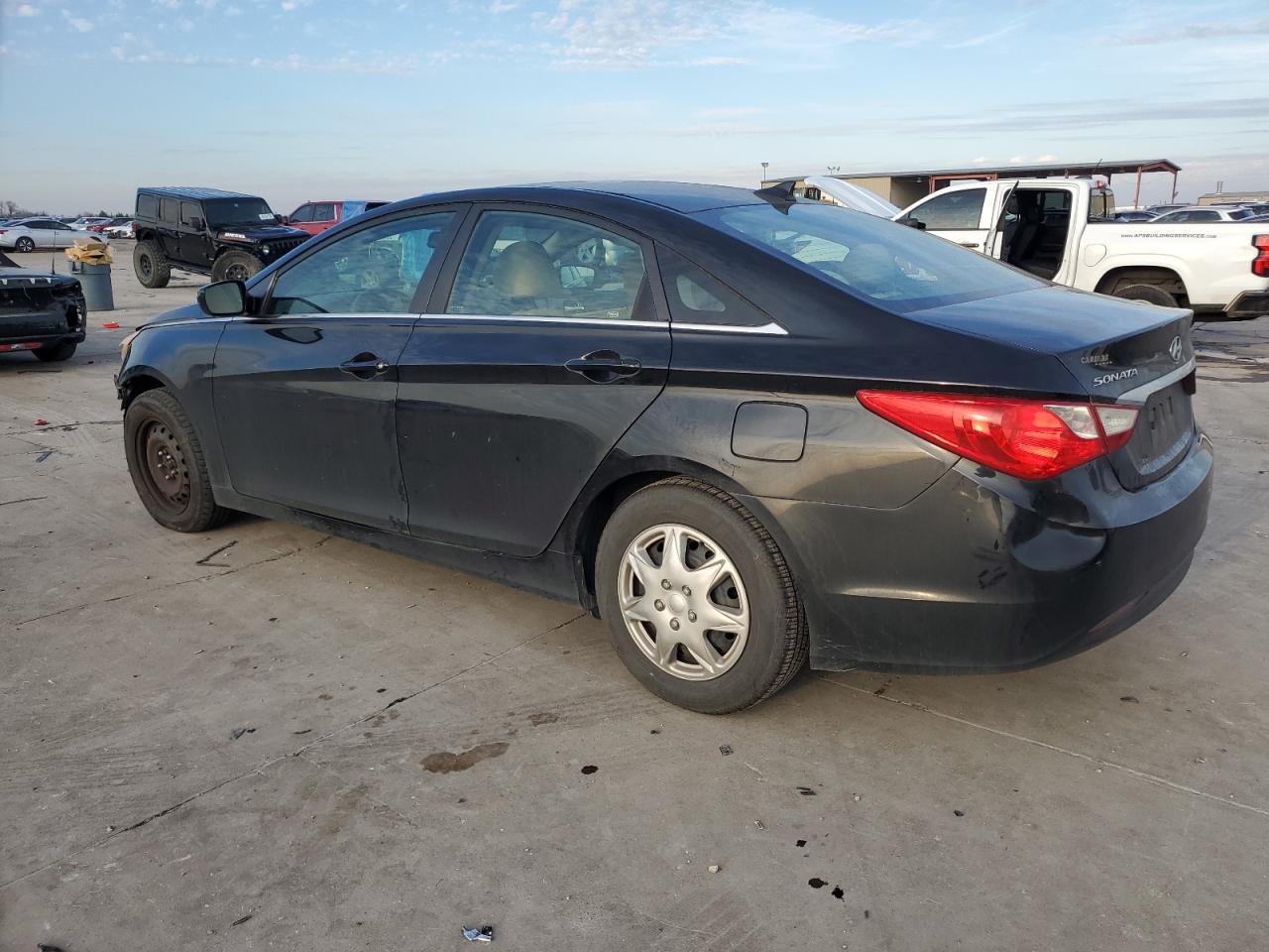 2012 Hyundai Sonata - Image 2