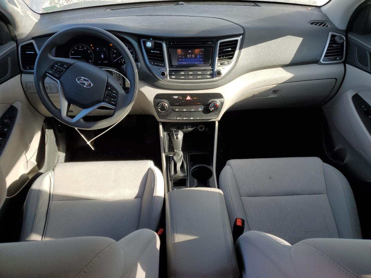 2017 Hyundai Tucson - Image 8