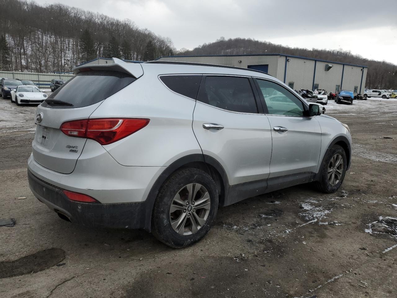 2015 Hyundai Santa Fe - Image 3
