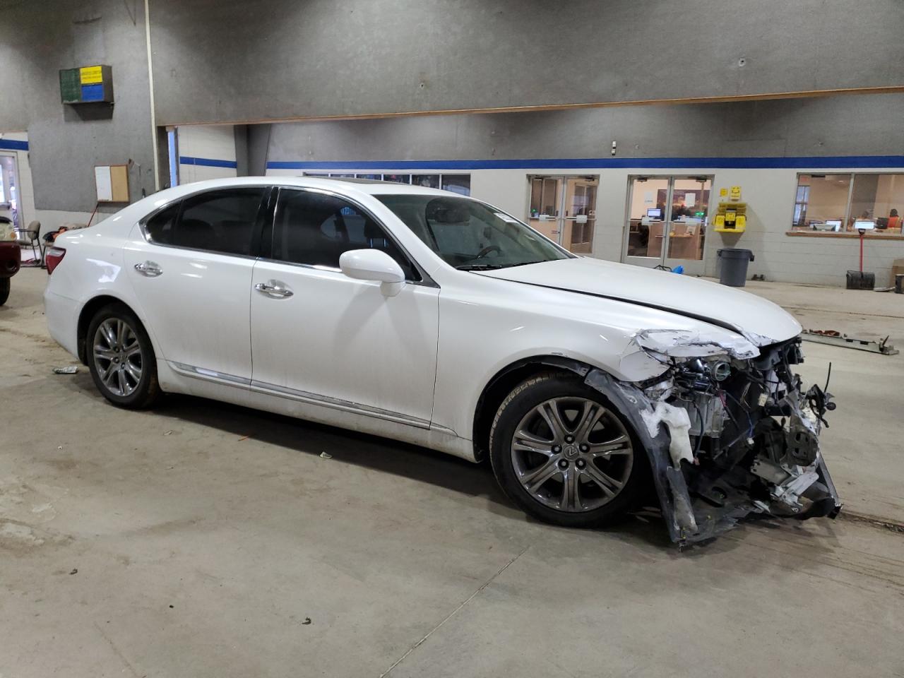 2009 Lexus LS - Image 4