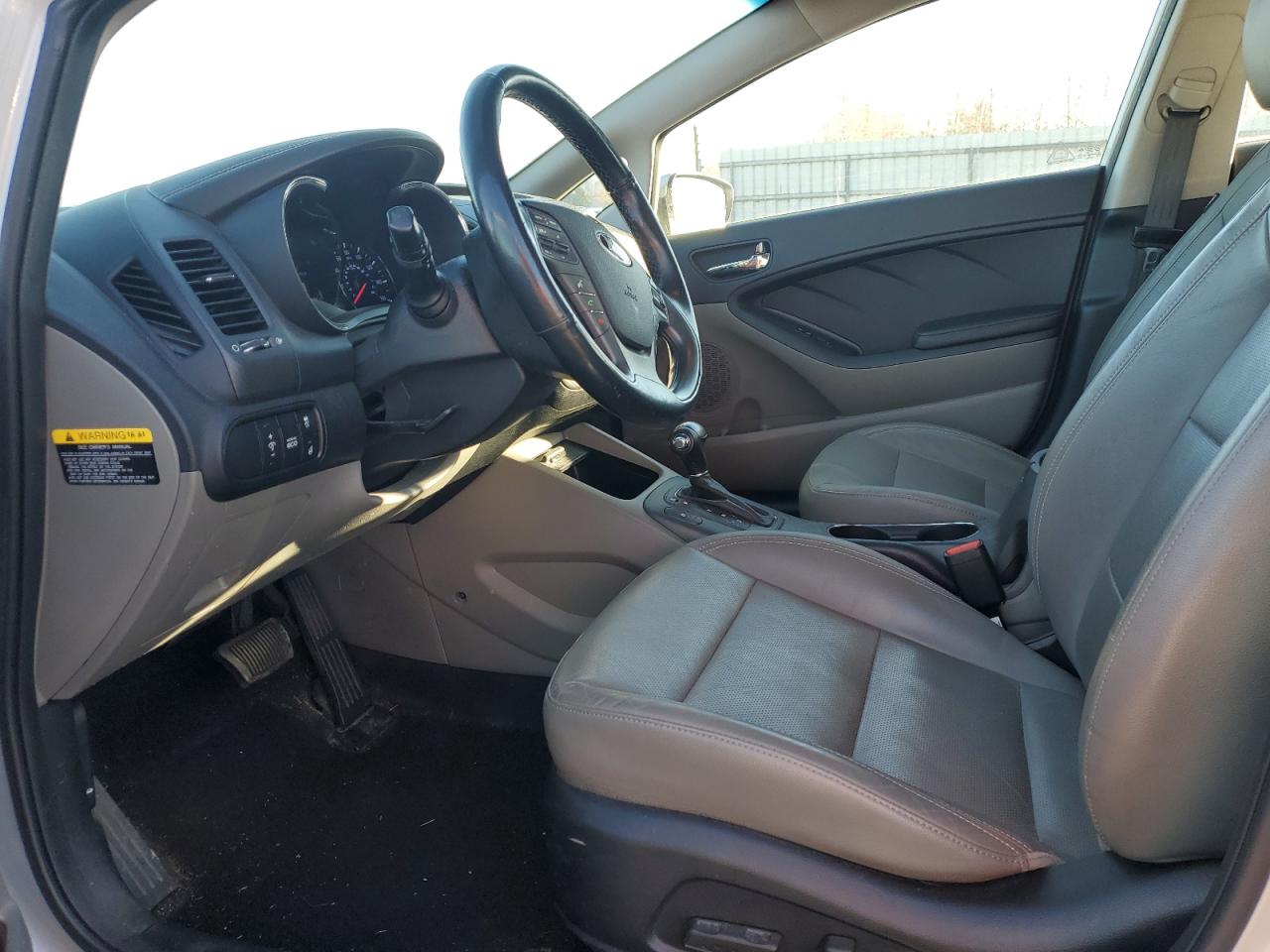 2015 Kia Forte - Image 7