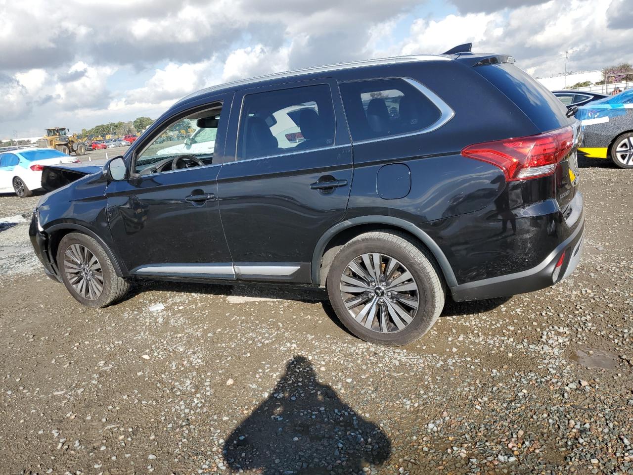2019 Mitsubishi Outlander - Image 2