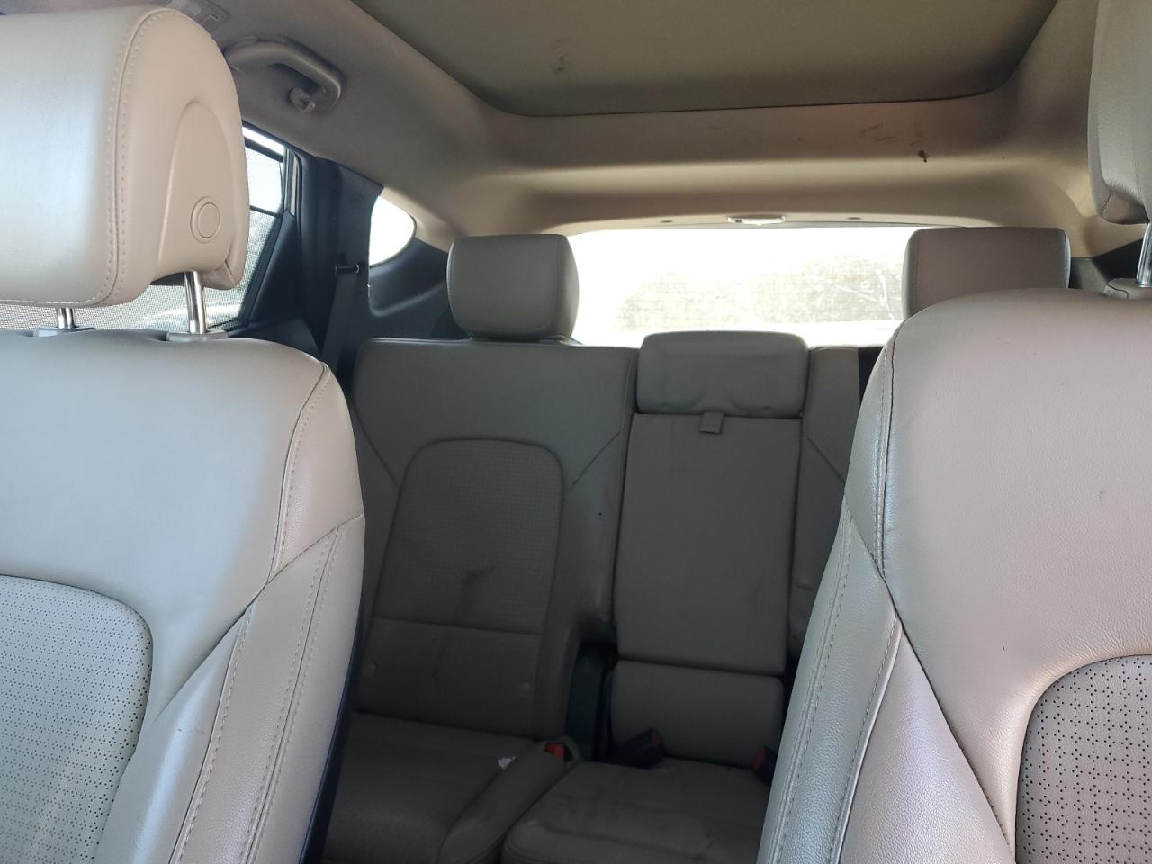 2014 Hyundai Santa Fe - Image 10