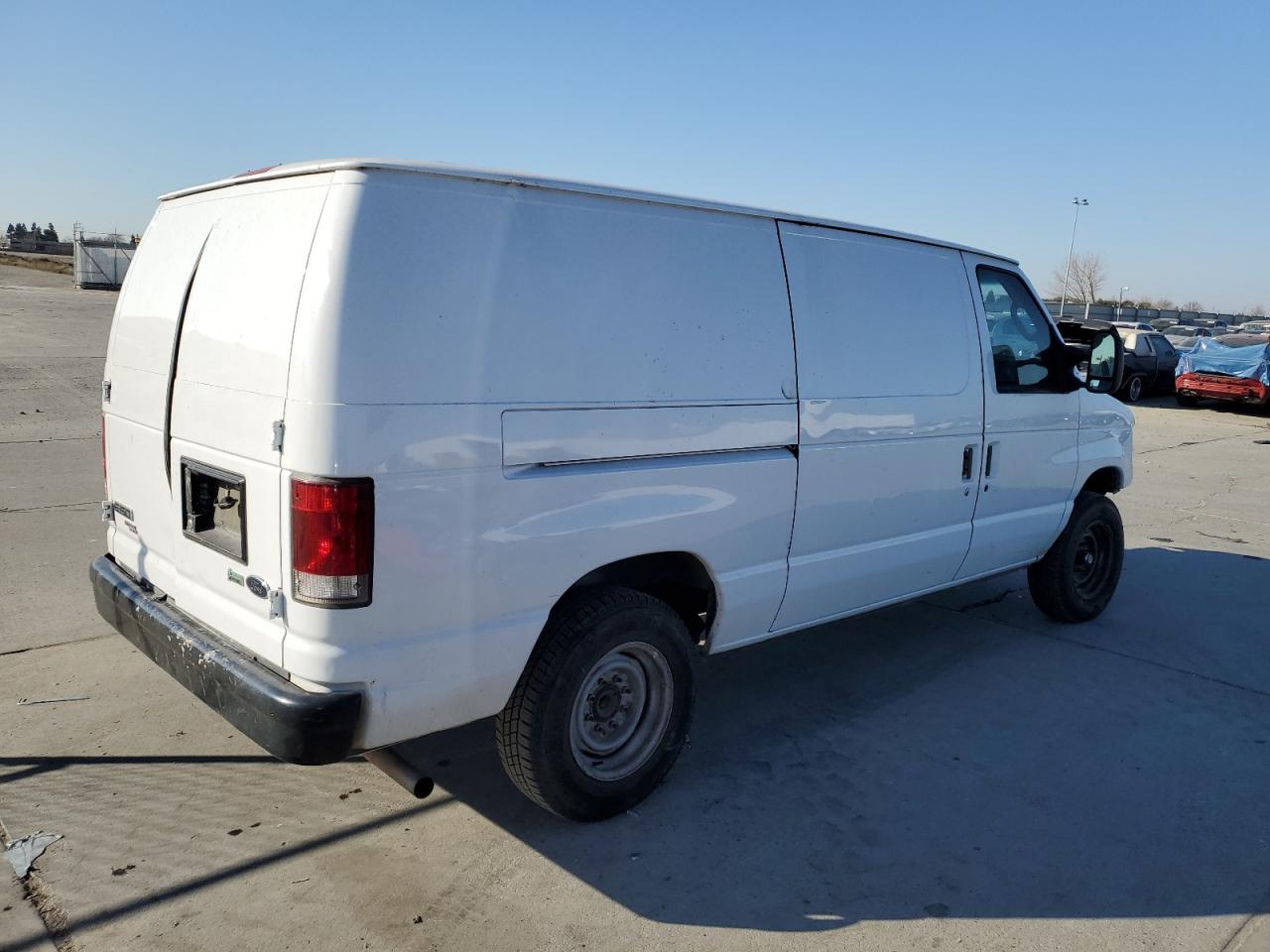 2014 Ford Econoline - Image 3