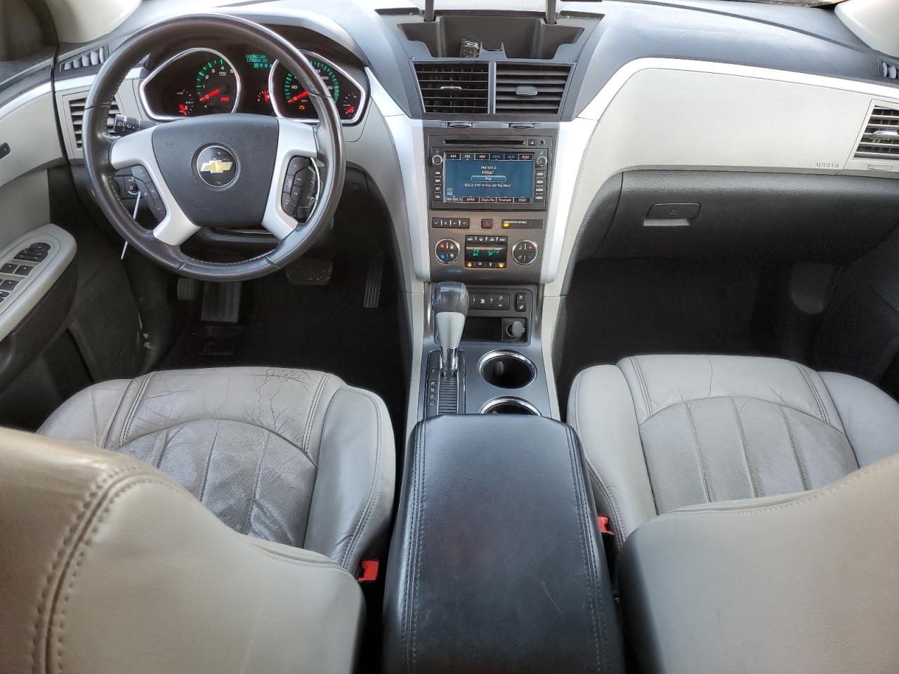 2010 Chevrolet Traverse - Image 8