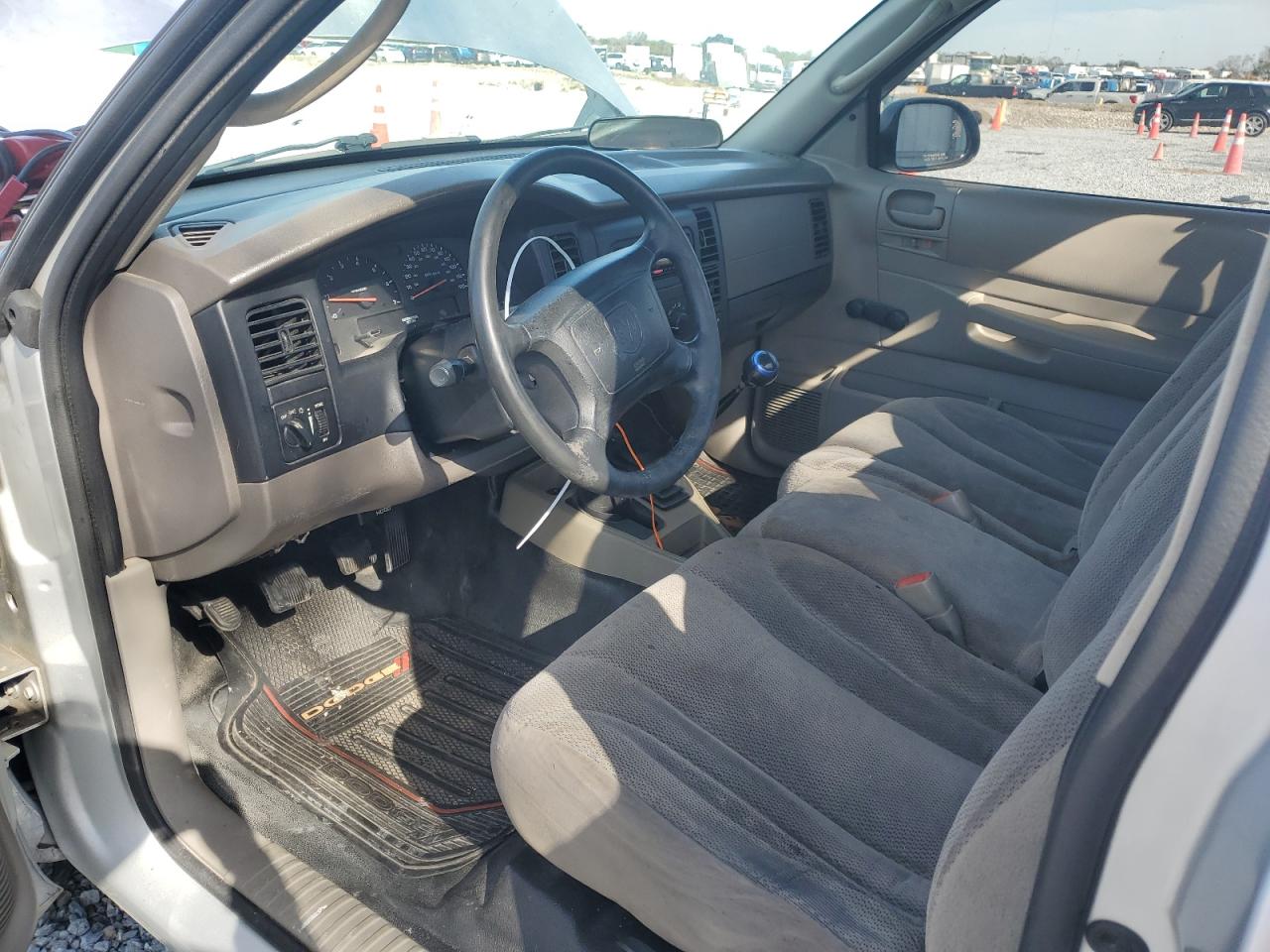 2003 Dodge Dakota - Image 8