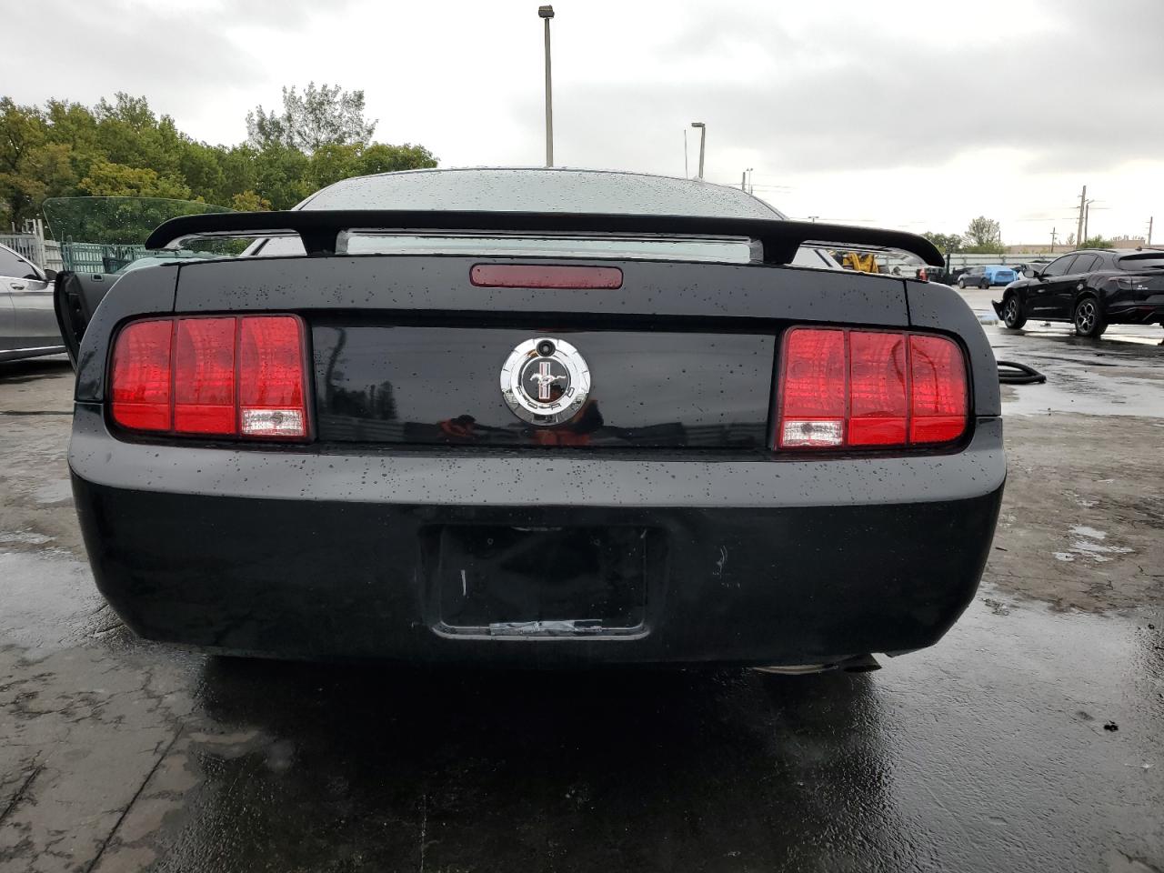 2005 Ford Mustang - Image 6