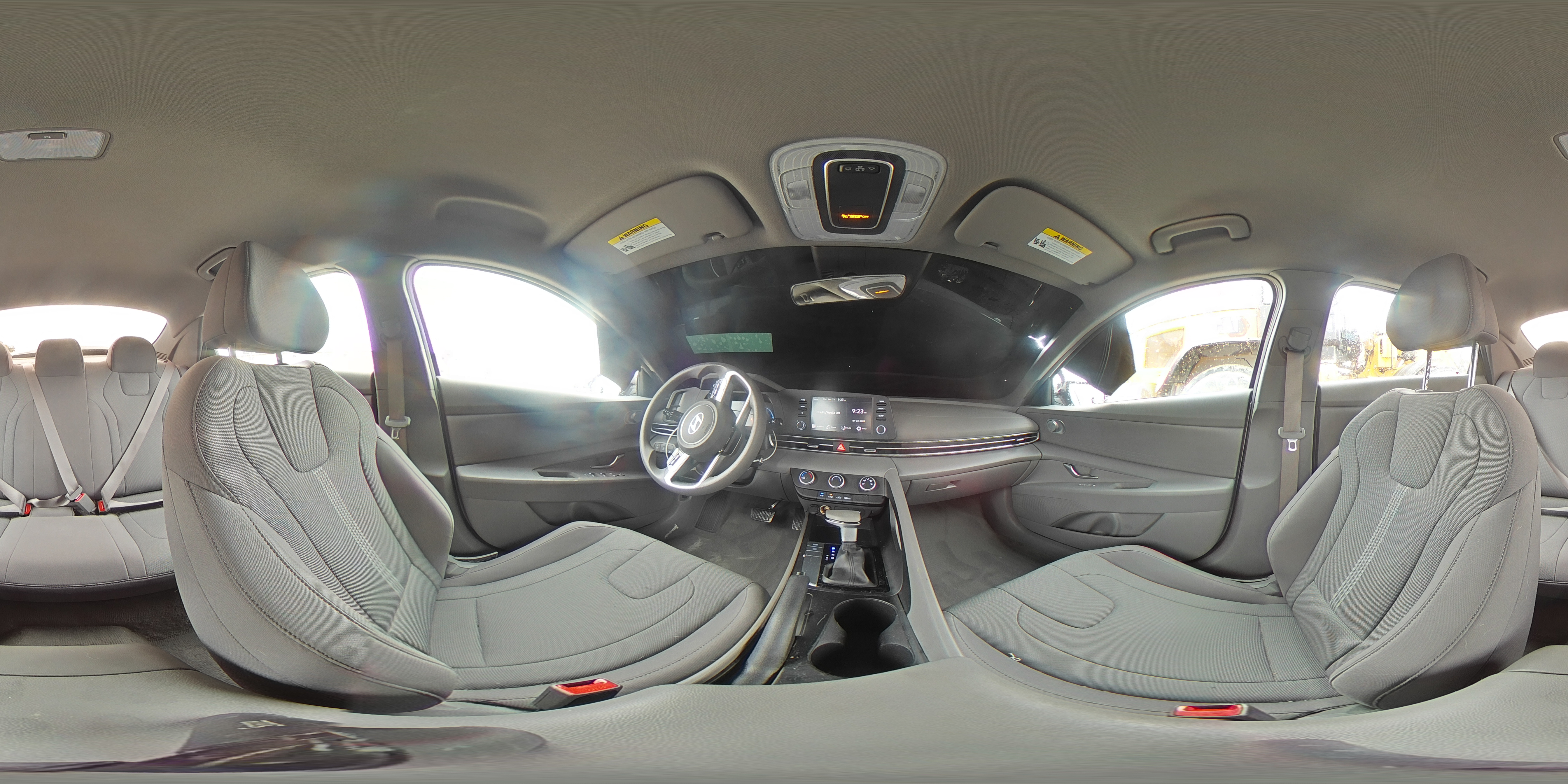 2024 Hyundai Elantra - Image 13