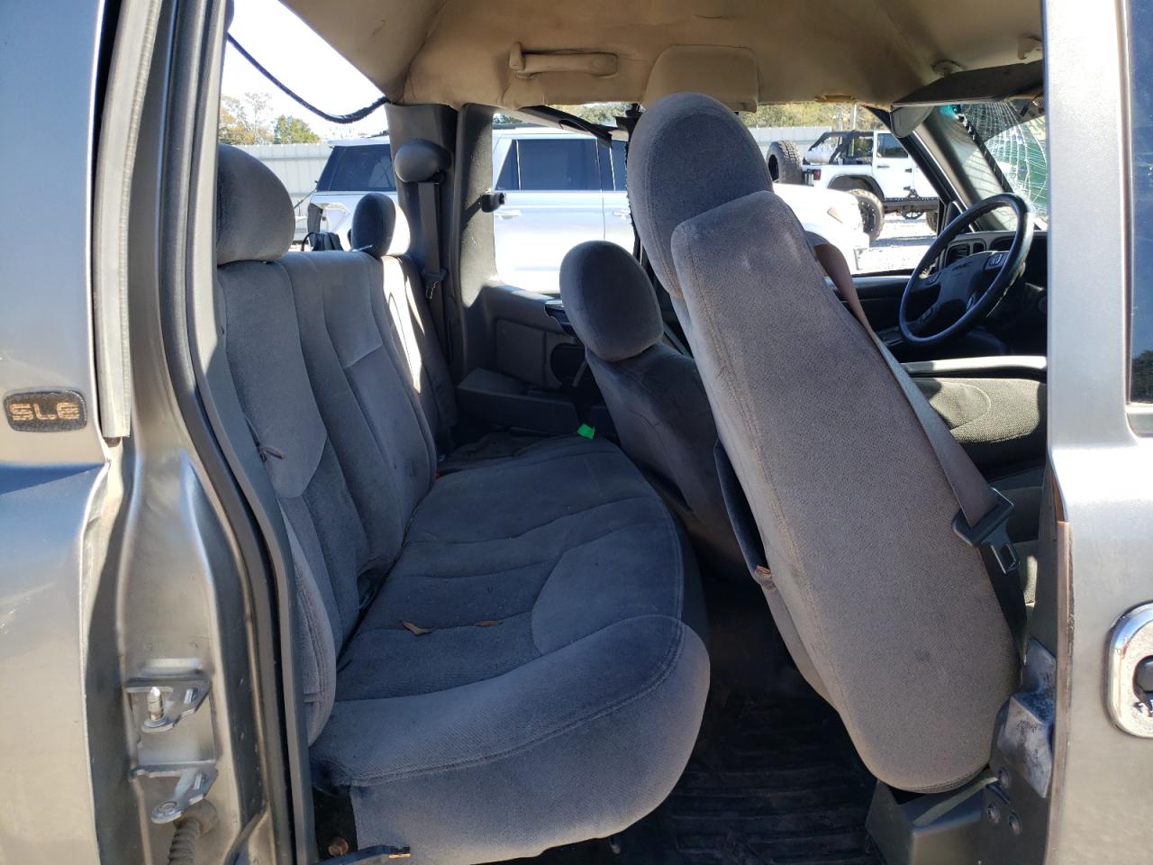 2006 GMC Sierra - Image 10