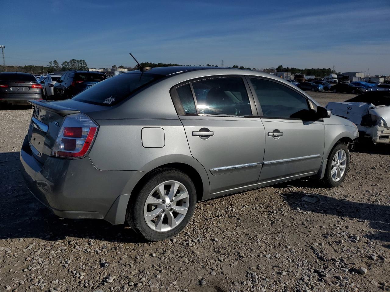 2011 Nissan Sentra - Image 3